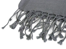 画像をギャラリービューアに読み込む, ストール グレー 金銀 更紗柄 ウール 刺繍 フリーサイズ 大判 秋冬に さっと羽織るだけで華やか 着物や羽織・コートの上に ギフトにも