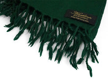 画像をギャラリービューアに読み込む, ストール 深緑地 青銀 更紗柄 ウール 刺繍 フリーサイズ 大判 秋冬に さっと羽織るだけで華やか 着物や羽織・コートの上に ギフトにも