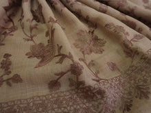画像をギャラリービューアに読み込む, ストール ベージュ地 ブラウン 更紗柄 ウール 刺繍 フリーサイズ 大判 秋冬に さっと羽織るだけで華やか 着物や羽織・コートの上に ギフトにも