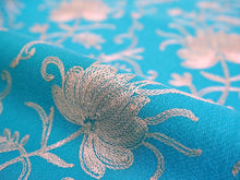 画像をギャラリービューアに読み込む, ストール ターコイズブルー地 グレー 更紗柄 ウール 刺繍 フリーサイズ 大判 秋冬に さっと羽織るだけで華やか 着物や羽織・コートの上に ギフトにも