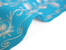 画像をギャラリービューアに読み込む, ストール ターコイズブルー地 グレー 更紗柄 ウール 刺繍 フリーサイズ 大判 秋冬に さっと羽織るだけで華やか 着物や羽織・コートの上に ギフトにも