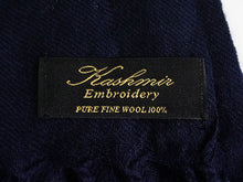 画像をギャラリービューアに読み込む, ストール 濃紺地 グレー 更紗柄 ウール 刺繍 フリーサイズ 大判 秋冬に さっと羽織るだけで華やか 着物や羽織・コートの上に ギフトにも