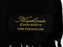 画像をギャラリービューアに読み込む, ストール 黒 赤金 茶金 更紗柄 ウール 刺繍 フリーサイズ 大判 秋冬に さっと羽織るだけで華やか 着物や羽織・コートの上に ギフトにも