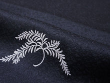 画像をギャラリービューアに読み込む, 帯揚げ 帯締め セット 正絹 カジュアル向き 丸組 墨黒色 鳥 草花 霰地紋 帯あげ ネイビー 帯〆 コーディネートのワンポイントに