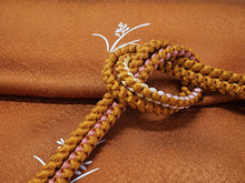 画像をギャラリービューアに読み込む, 帯揚げ 帯締め セット 正絹 カジュアル向き 丸組 イエローブラウン 鳥 草花 霰地紋 帯あげ 山吹色 帯〆 コーディネートのワンポイントに