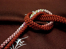 画像をギャラリービューアに読み込む, 帯揚げ 帯締め セット 正絹 カジュアル向き 丸組 ブラウン 鳥 草花 霰地紋 帯あげ 赤茶色 帯〆 コーディネートのワンポイントに