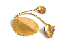 画像をギャラリービューアに読み込む, 根付 いちご 葉 帯周りのオシャレに 揺れてかわいい 着物コーディネートを楽しむ