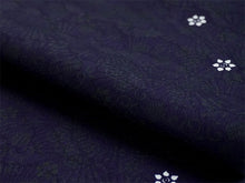 画像をギャラリービューアに読み込む, 東レ洗える着物反物 フルオーダー仕立て付き 小紋 ネイビー 小花 唐草 東レシルック 静電気が起きにくいのに、自宅洗濯OK 袷・単衣着物に