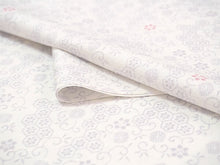 画像をギャラリービューアに読み込む, 東レ洗える着物反物 フルオーダー仕立て付き 小紋 ホワイト 小花 唐草 東レシルック 静電気が起きにくいのに、自宅洗濯OK 袷・単衣着物に