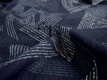 画像をギャラリービューアに読み込む, 洗える着物反物 フルオーダー仕立て付 小紋 ネイビー 鱗 幾何学 単衣・袷に 人気の東レシルック 着物をもっと気軽に楽しむfukuシリーズ