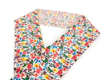 画像をギャラリービューアに読み込む, 洗える半衿 モダンで可愛い紅型 ホワイト地 カラフル 更紗 唐草 便利な濃淡リバーシブル 沖縄発ブランド・ブランジュジュのお洒落な半襟 東レシルジェリーの洗えるポリエステル素材 和装小物 春・秋・冬のカジュアルシーンに
