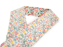 画像をギャラリービューアに読み込む, 洗える半衿 モダンで可愛い紅型 ホワイト地 カラフル 更紗 唐草 便利な濃淡リバーシブル 沖縄発ブランド・ブランジュジュのお洒落な半襟 東レシルジェリーの洗えるポリエステル素材 和装小物 春・秋・冬のカジュアルシーンに