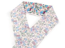 画像をギャラリービューアに読み込む, 洗える半衿 モダンで可愛い紅型 ホワイト地 青 ピンク 紫 秋草 春花 萩 桜 便利な濃淡リバーシブル 沖縄発ブランド・ブランジュジュのお洒落な半襟 東レシルジェリーの洗えるポリエステル素材 和装小物 春・秋・冬のカジュアルシーンに