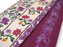 画像をギャラリービューアに読み込む, 絹半幅帯 モダンで可愛い紅型 更紗 ホワイト地 ワインレッド地 パープル 便利なリバーシブル 沖縄発ブランド・ブランジュジュのお洒落な半巾帯 レディース カジュアルシーンに