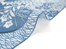 画像をギャラリービューアに読み込む, 竺仙 浴衣・夏着物 反物単品 紅梅小紋 白地 紺 秋草柄 レディース 老舗ブランド竺仙の引き染めゆかた反物 伝統を感じる古典柄