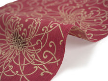 画像をギャラリービューアに読み込む, 竺仙 浴衣・夏着物 反物単品 松煙染小紋 赤地 乱菊柄 レディース 老舗ブランド竺仙の引き染めゆかた反物 伝統を感じる古典柄