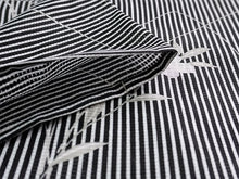 画像をギャラリービューアに読み込む, 洗える夏着物 絽 お仕立て上がり 単品 白黒 縞 百合 Lサイズ 小紋 カジュアル お手入れ簡単!ポリエステルの夏きもの レディース