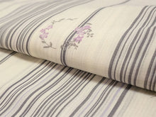 画像をギャラリービューアに読み込む, 洗える夏着物 紗 お仕立て上がり 単品 オフホワイト 縞 花 萩 Mサイズ 小紋 カジュアル お手入れ簡単!ポリエステルの夏きもの レディース