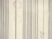 画像をギャラリービューアに読み込む, 洗える夏着物 紗 お仕立て上がり 単品 オフホワイト 縞 花 萩 Mサイズ 小紋 カジュアル お手入れ簡単!ポリエステルの夏きもの レディース