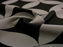 画像をギャラリービューアに読み込む, 洗える着物反物 男物 メンズ フルオーダー仕立て付き ブラック グレー 七宝 男性・女性兼用 ちりめん地の幅広反物 袷・単衣・羽織に自分サイズお仕立て アンサンブルにも ポリエステル