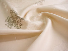 画像をギャラリービューアに読み込む, 長襦袢 洗える 反物 東レ シルック 綸子 ベージュ 雪輪 四季花地紋 フルオーダー 仕立て付き 女性 レディース 襦袢 長襦袢 和装 和服 きもの インナー おしゃれ TORAY sillook