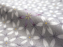 画像をギャラリービューアに読み込む, 洗える着物 小紋 反物 東レシルック フルオーダー仕立て付 グレー 亀甲 花 大久保信子流きもの ぴったり自分サイズにお仕立てで着姿きれい 袷も単衣もオールシーズン対応