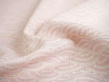 画像をギャラリービューアに読み込む, 洗える着物 小紋 反物 東レシルック フルオーダー仕立て付 ピンク 波 大久保信子流きもの ぴったり自分サイズにお仕立てで着姿きれい 袷も単衣もオールシーズン対応