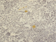 画像をギャラリービューアに読み込む, 洗える着物 小紋 反物 東レシルック フルオーダー仕立て付 クリーム グレー 草花 美しいキモノ掲載 ぴったり自分サイズにお仕立てで着姿きれい 袷も単衣もオールシーズン対応