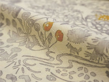 画像をギャラリービューアに読み込む, 洗える着物 小紋 反物 東レシルック フルオーダー仕立て付 クリーム グレー 草花 美しいキモノ掲載 ぴったり自分サイズにお仕立てで着姿きれい 袷も単衣もオールシーズン対応