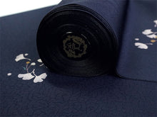 画像をギャラリービューアに読み込む, 洗える着物 小紋 反物 東レシルック フルオーダー仕立て付 ネイビー 銀杏 美しいキモノ掲載 ぴったり自分サイズにお仕立てで着姿きれい 袷も単衣もオールシーズン対応