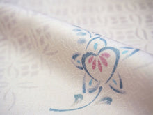 画像をギャラリービューアに読み込む, 洗える着物 小紋 反物 東レシルック フルオーダー仕立て付 ベージュ 七宝 橘 美しいキモノ掲載 ぴったり自分サイズにお仕立てで着姿きれい 袷も単衣もオールシーズン対応