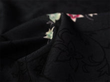 画像をギャラリービューアに読み込む, 洗える着物 小紋 反物 東レシルック フルオーダー仕立て付 ブラック 裂取り 花 美しいキモノ掲載 ぴったり自分サイズにお仕立てで着姿きれい 袷も単衣もオールシーズン対応