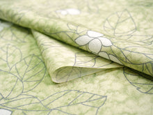 画像をギャラリービューアに読み込む, 洗える着物 小紋 反物 東レシルック フルオーダー仕立て付 ペールグリーン リーフ 美しいキモノ掲載 ぴったり自分サイズにお仕立てで着姿きれい 袷も単衣もオールシーズン対応