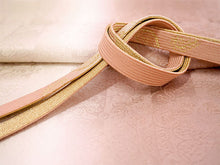 画像をギャラリービューアに読み込む, 正絹 帯揚げ帯締めセット フォーマル向き 帯あげ(ローズ×ブラウン 有職唐草柄) 丹後ちりめん 平組 帯〆 (サーモンピンク) 和装小物 レディース