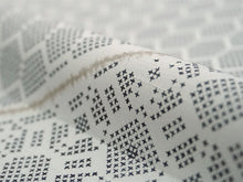 画像をギャラリービューアに読み込む, 洗える 着物 反物 紬風 レディース セミオーダー 仕立て付 グレー 裂取り 亀甲 紗綾型 格天井 古典 XS S M L XL 袷 単衣 テイジン素材 NKF エヌケーエフ 和装 和服 女性 小紋 きもの 羽織 コート ポリエステル