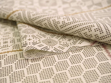 画像をギャラリービューアに読み込む, 洗える 着物 反物 紬風 レディース セミオーダー 仕立て付 ベージュ 裂取り 亀甲 紗綾型 格天井 古典 XS S M L XL 袷 単衣 テイジン素材 NKF エヌケーエフ 和装 和服 女性 小紋 きもの 羽織 コート ポリエステル