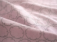 画像をギャラリービューアに読み込む, 綿きもの 小紋反物 フルオーダー仕立て付き ピンク グレー 両面 雪輪 米織小紋 風通織 質の良い米沢織の木綿着物 柔らかなガーゼ風の手触り オールシーズンの普段着に 日本製