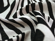 画像をギャラリービューアに読み込む, 綿きもの 小紋反物 フルオーダー仕立て付き 白 黒 ゼブラ WEAVE of EDEN 風通織 質の良い米沢織の木綿着物 柔らかなガーゼ風の手触り オールシーズンの普段着に 日本製