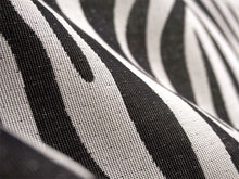 画像をギャラリービューアに読み込む, 綿きもの 小紋反物 フルオーダー仕立て付き 白 黒 ゼブラ WEAVE of EDEN 風通織 質の良い米沢織の木綿着物 柔らかなガーゼ風の手触り オールシーズンの普段着に 日本製