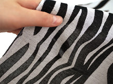 画像をギャラリービューアに読み込む, 綿きもの 小紋反物 フルオーダー仕立て付き 白 黒 ゼブラ WEAVE of EDEN 風通織 質の良い米沢織の木綿着物 柔らかなガーゼ風の手触り オールシーズンの普段着に 日本製