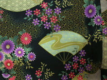 画像をギャラリービューアに読み込む, はんてん レディース 半纏 リバーシブル 黒 赤茶 紗綾型 扇 花 フリーサイズ リバーシブル 軽くて暖かい 部屋着やお散歩に 防寒・節電に