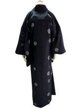 画像をギャラリービューアに読み込む, 雨コート 一部式 道中着衿 濃藍 雪輪 Lサイズ すぐに着られるお仕立て上がり 持ち運びに便利なポーチ付き 洗えるポリエステル