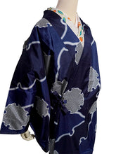 画像をギャラリービューアに読み込む, 雨コート 一部式 道中着衿 ネイビー 雪輪 XLサイズ すぐに着られるお仕立て上がり 持ち運びに便利なポーチ付き 洗えるポリエステル