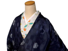 画像をギャラリービューアに読み込む, 雨コート 一部式 道中着衿 ダークネイビー 雪輪 Lサイズ すぐに着られるお仕立て上がり 持ち運びに便利なポーチ付き 洗えるポリエステル