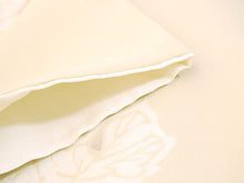 画像をギャラリービューアに読み込む, 洗える着物 袷 小紋 Lサイズ 仕立て上がり テイジン素材 単品 薄黄 ツタ レディース 品よい縮緬地のお洒落な小紋