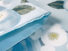 画像をギャラリービューアに読み込む, 洗える着物 袷 小紋 Lサイズ 仕立て上がり 単品 ブルー 椿 レディース 品よい縮緬地のお洒落な小紋