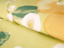 画像をギャラリービューアに読み込む, 洗える着物 袷 小紋 Lサイズ 仕立て上がり 単品 グリーン 椿 レディース 品よい縮緬地のお洒落な小紋
