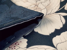 画像をギャラリービューアに読み込む, 洗える着物 袷 小紋 Lサイズ 仕立て上がり 単品 ネイビー 牡丹 さくら レディース 品よい縮緬地のお洒落な小紋