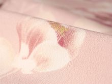 画像をギャラリービューアに読み込む, 洗える着物 袷 小紋 Lサイズ 仕立て上がり 単品 ピンク 椿 レディース 品よい縮緬地のお洒落な小紋