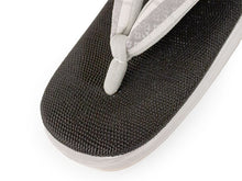 画像をギャラリービューアに読み込む, カレンブロッソ 草履 単品 Lサイズ チャコール 台 博多織 ホワイト 花皿 幾何学 鼻緒 レディース 歩きやすくてオシャレ 愛好者の多い菱屋カフェ草履